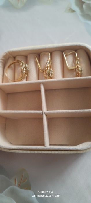 Продам золотой комплект 275000т