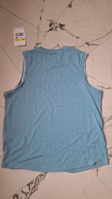 Дамска тениска Nike L,потник Yoga  S.