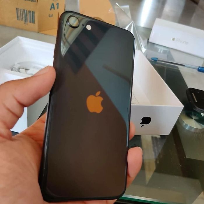 IPhone 8 / 64 gb / Идеальное состояние / 82%