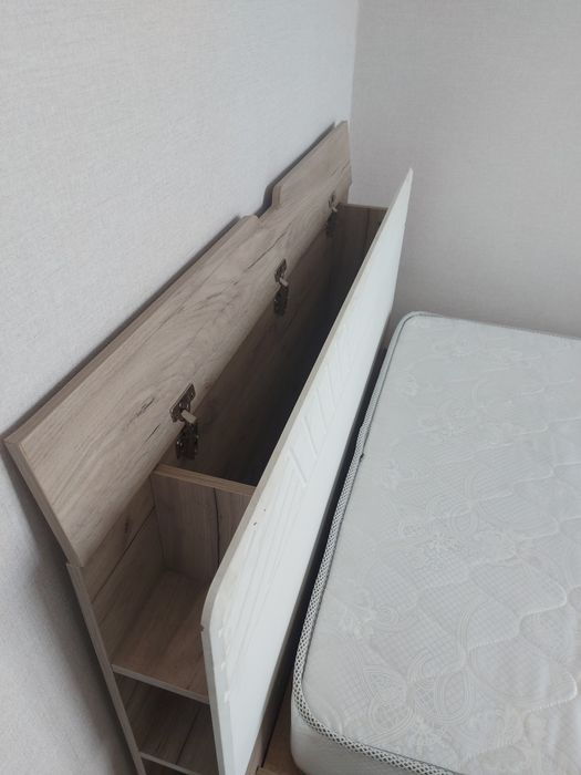 Продам кровать ширина 120 см