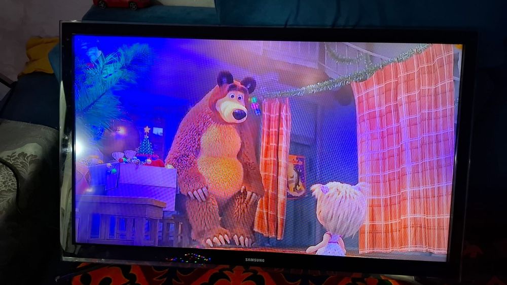 Продам телевизор смарт 32 диоганаль