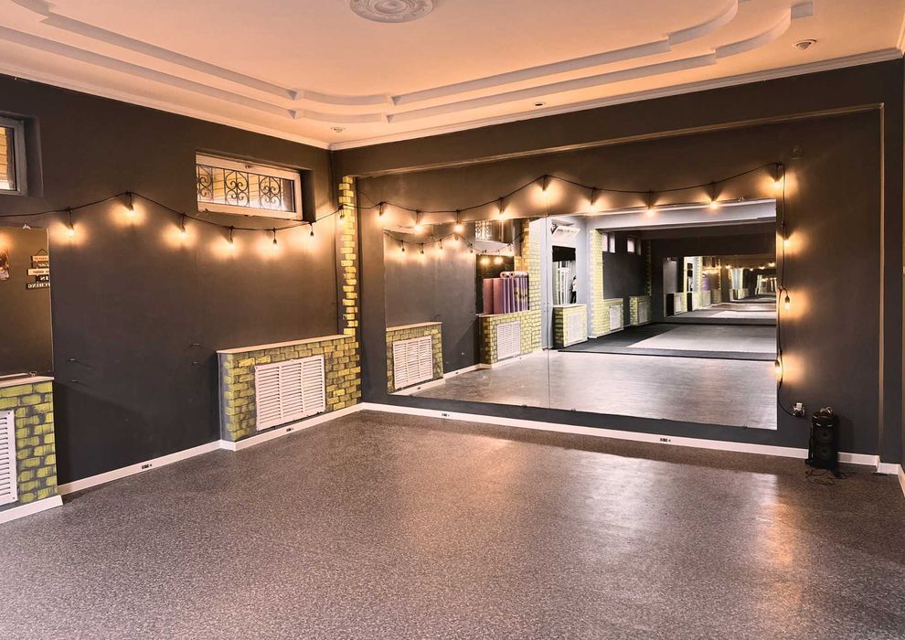 Сдаётся профессиональный зал для групповых программ