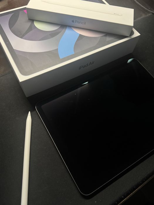 iPad Air 4 10.9" (2020) 4th Gen Wifi + Apple Pencil (2nd generation)