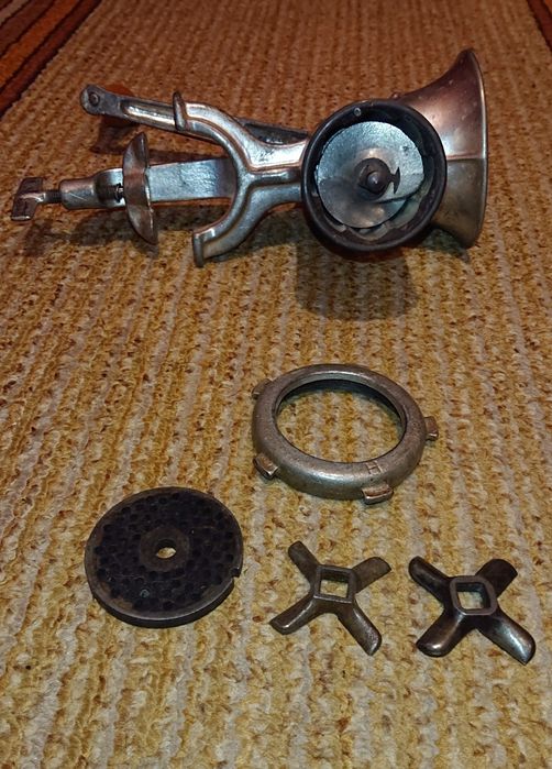Husqvarna 10 месомелачка