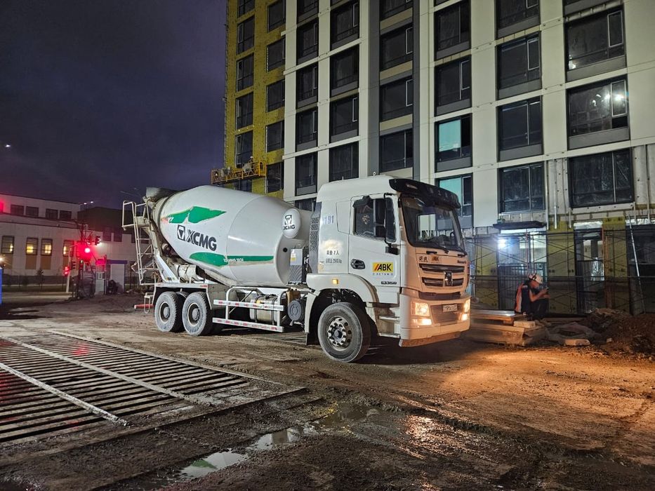 Срочно продам автобетоносмеситель 12 куб