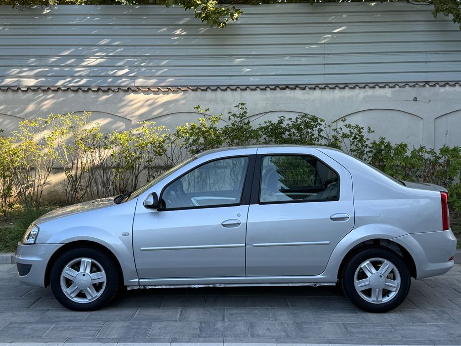 Dacia Logan Prestige  1.6 16v Benzina 105 Cp Unic proprietar AC