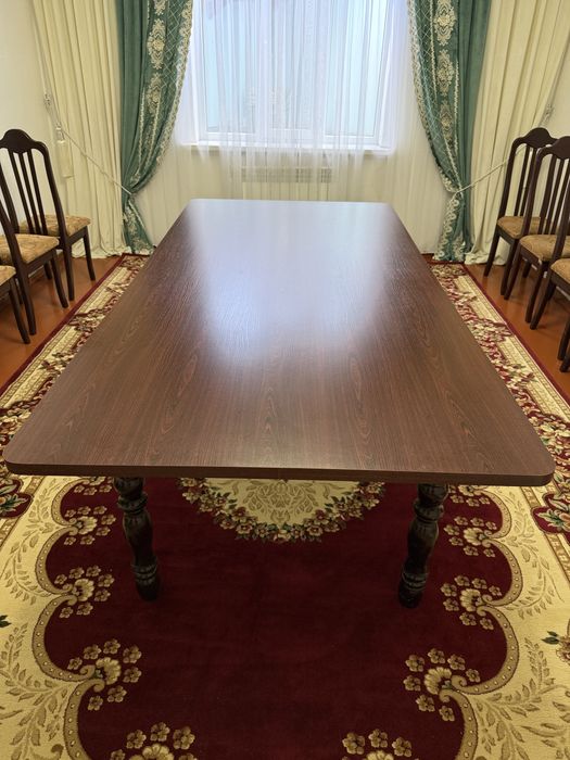 Продается стол и стулья