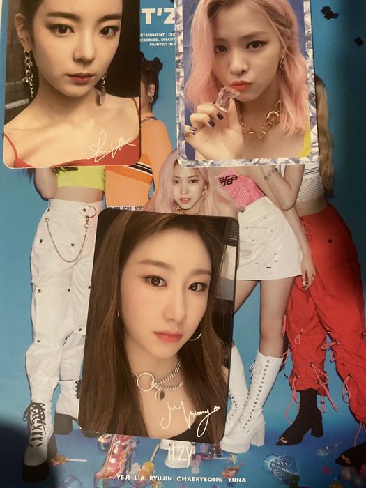 Itzy Album(IT’z & ICY ver)