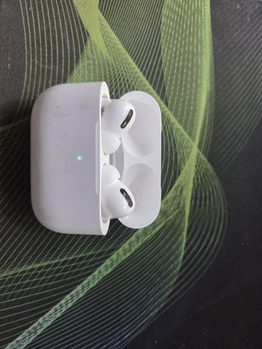Apple AirPods Pro Wireless Bluetooth In-Ear Earbuds w/ Charging Case W