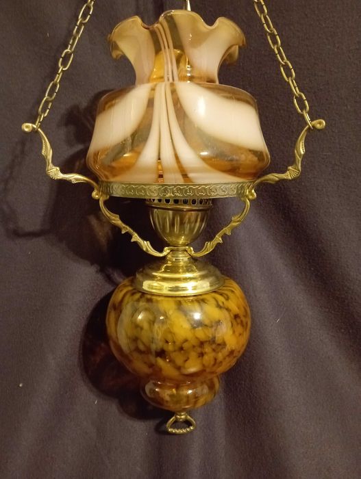 Старинен бароков полилей със стъклен абажур