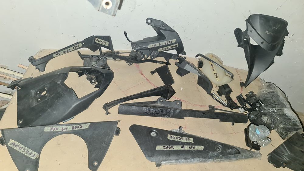 Oglinzi si carene Kawasaki ZX6R 2009 2012, cadru codita