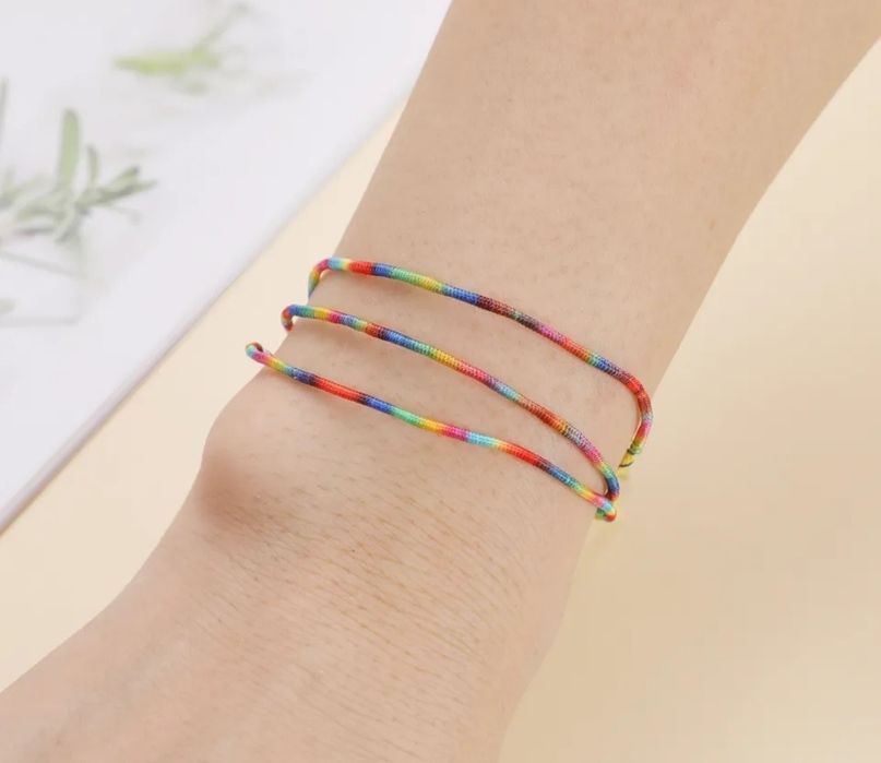 Текстилни гривни за късмет