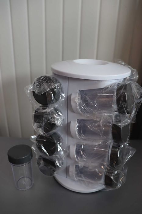 Поставка за подправки Relaxdays, въртяща се, 16 буркана за подправки