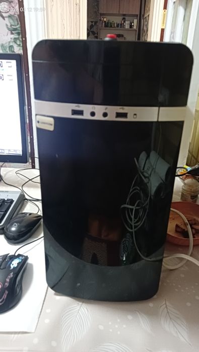 Продам комплектом компьютер  для учёбы