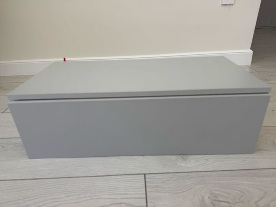 Зеркало с подвесной тумбой