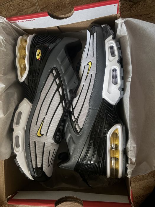 * AirMax Plus III  *