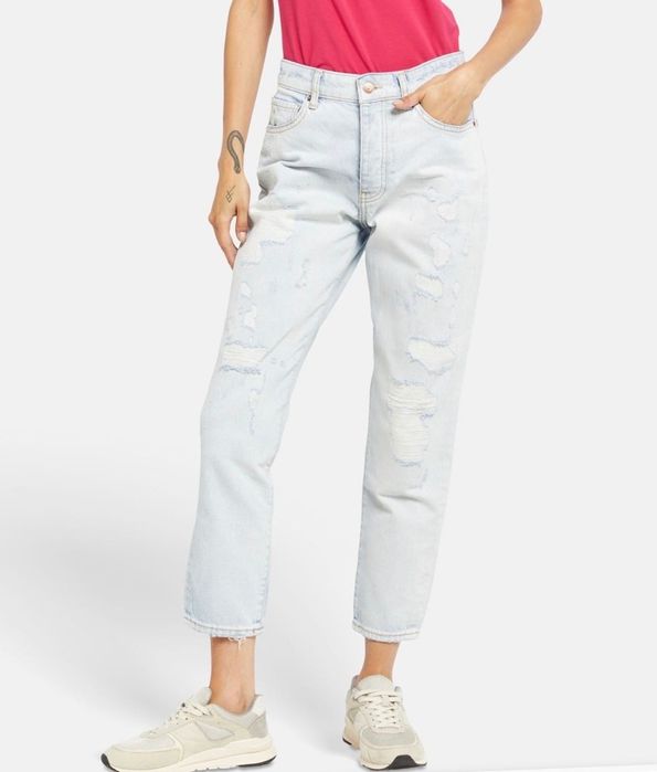 Armani Exchange с етикет