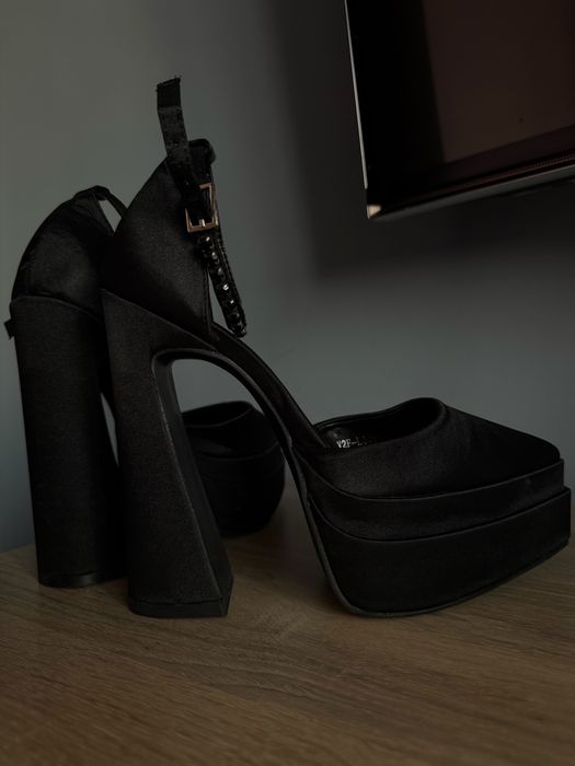 Дамски обувки на ток