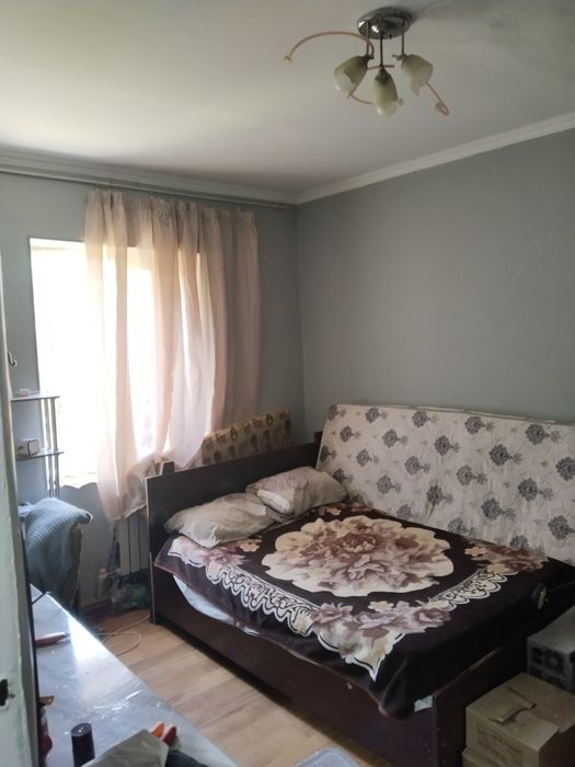 Продам Квартиру 4 комнатная балкон +1 комната