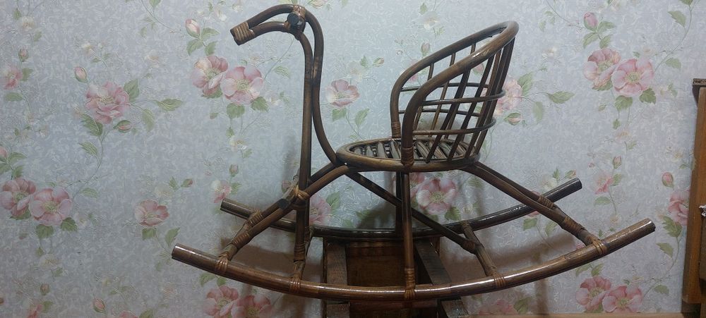 Продам лошадка качалка из дерева