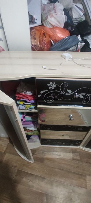 Комод большой вместительный