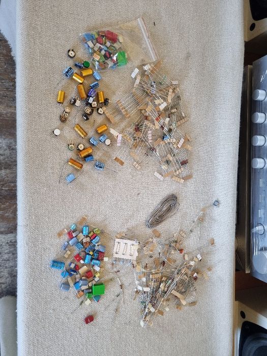 Pachet dif piese, Rezistente, etc. Noi. West Germany.