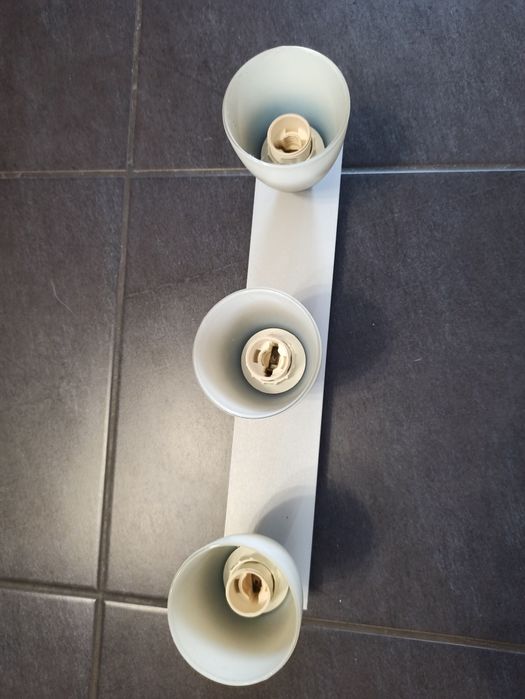 Осветително тяло тройка два броя