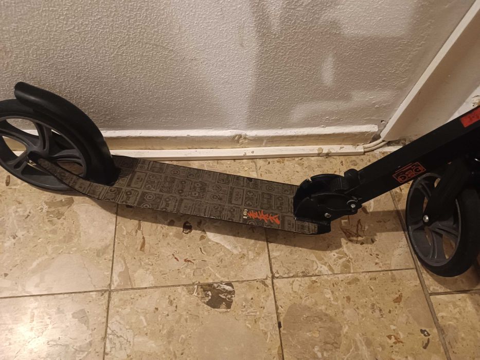 Trotinetă neelectrică pliabilă cu roți mari (Model Olmo Cup S) – Stare foarte bună
