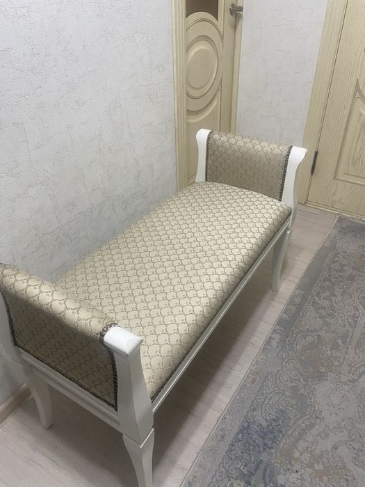 Банкетка ( диванчик)
