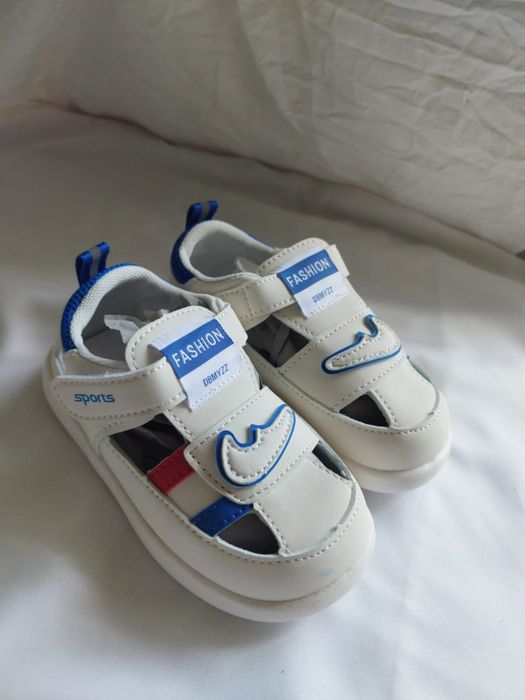 Продам Сандали детские