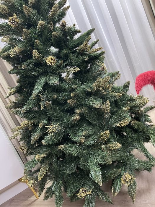 Brad artificial 160 cm cu coni si sclipici auiu