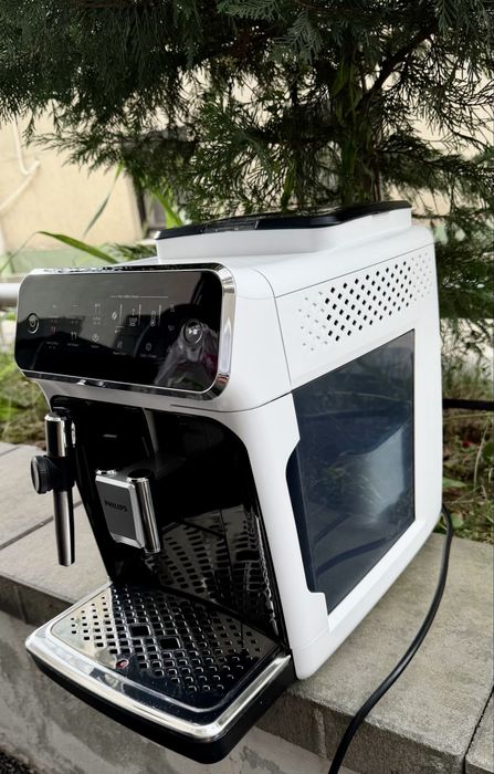 Espressor automat Philips seria 3300 - EP3323/40 1500W, 15 bar, 1,8 litri, alb