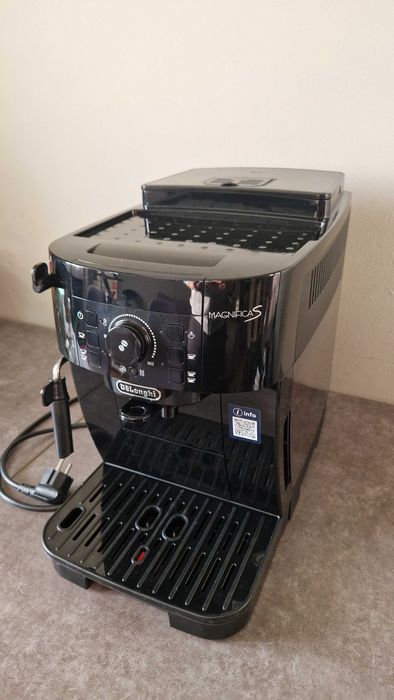 Кафеавтомат De'Longhi Magnifica S в гаранция Делонги