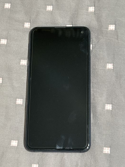 Продаю Samsung Galaxy S10e