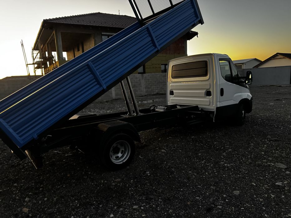 Iveco basculabil pe 3 parti