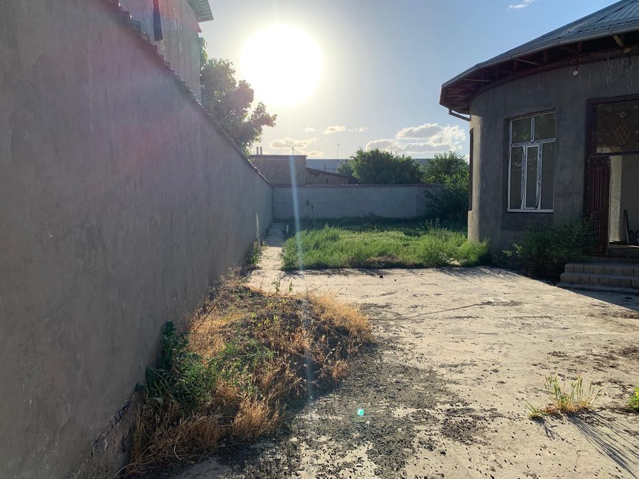 Участок с домом 8 соток. Торг уместен