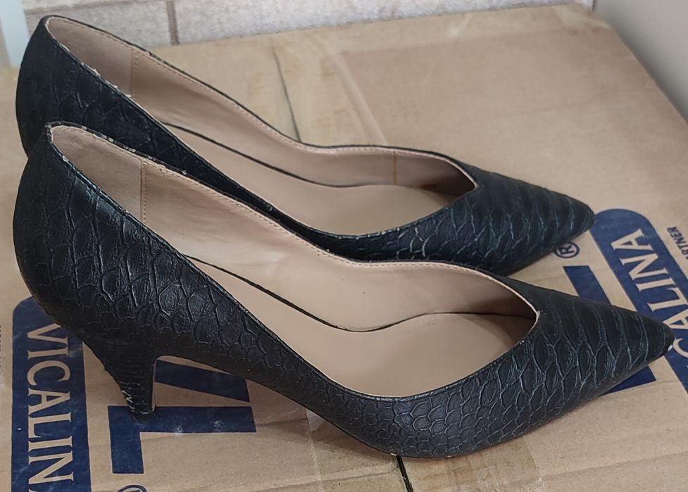 Женская вечерняя обувь