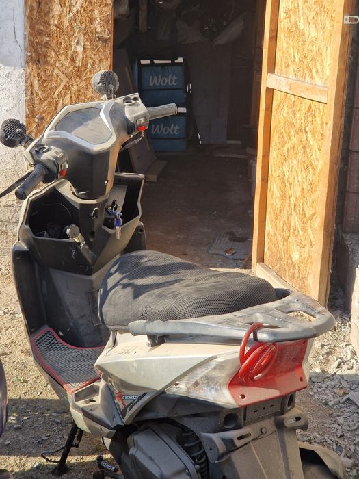 Срочно продаётся мопед.