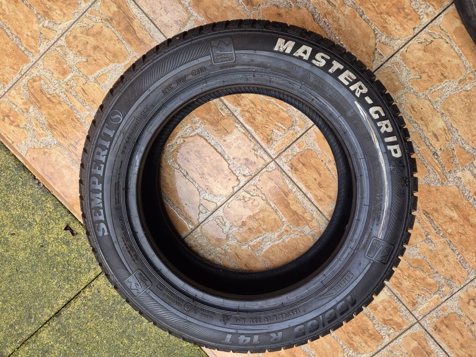 Vând cauciucuri 155/65/14 M+S set complet imp Germania//Semperit//