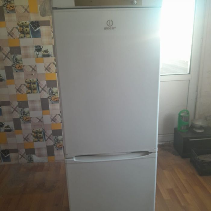 Продам холодильник