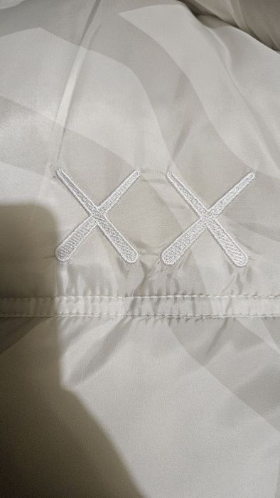 Geaca The North Face x Kaws