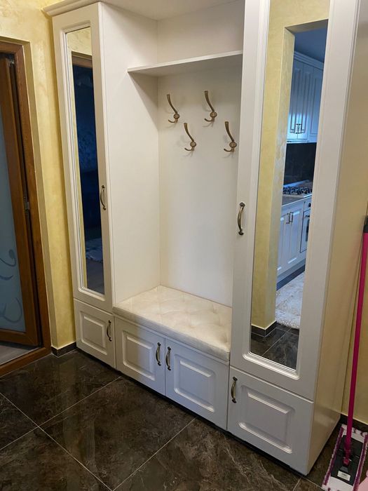 Apartament complet renovat și mobilat