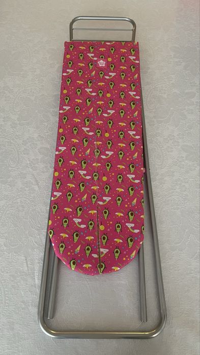 Детский утюг и гладильная доска