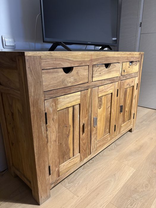 Vand comoda din lemn masiv