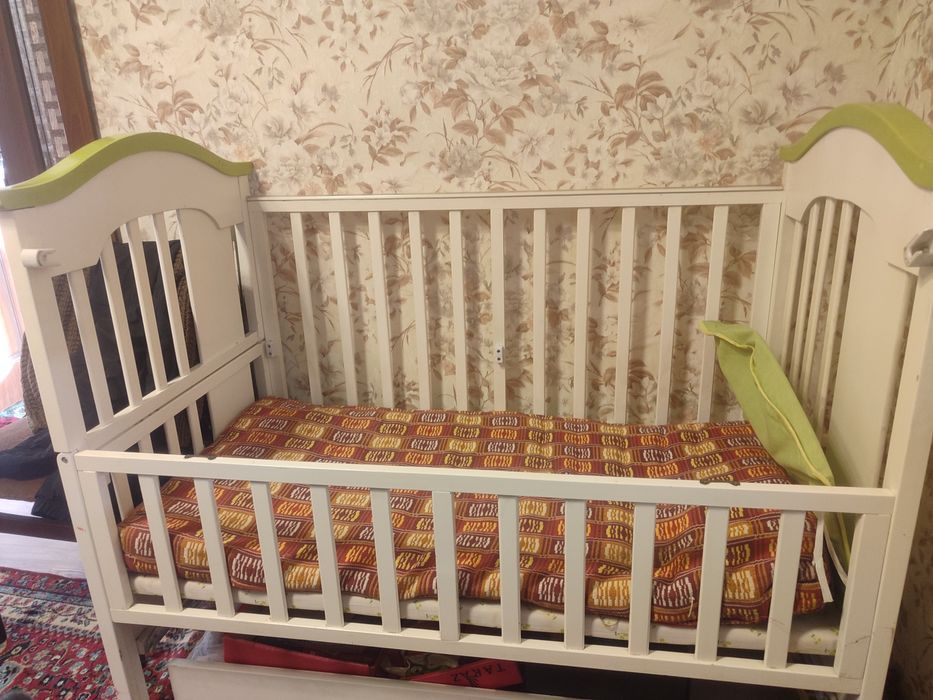 Продам детскую кроватку