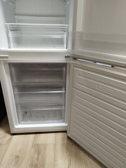 Хладилник с фризер за ремонт