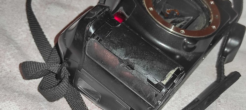 Body MINOLTA MAXXUM 8000 I -  pt piese sau veioza sau buy back