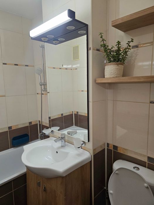 Închiriez apartament 4 camere,Iași,Alexandru cel Bun