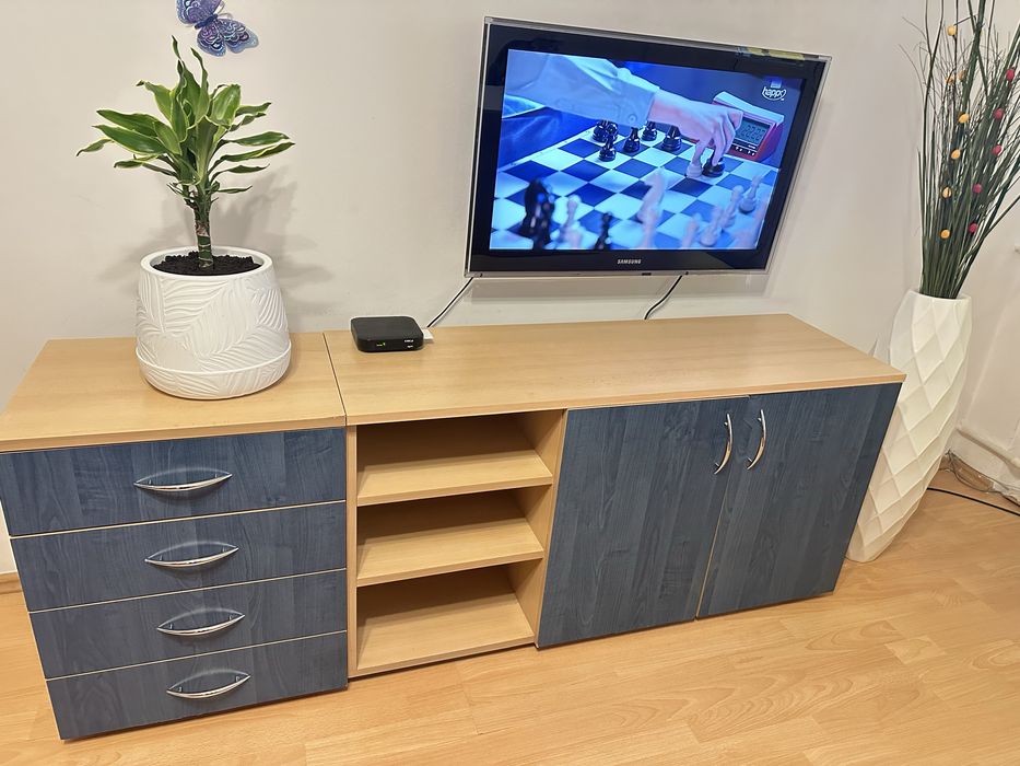 Comoda TV in stare buna, dimensiuni 170x63x40cm, sertare polita dulap