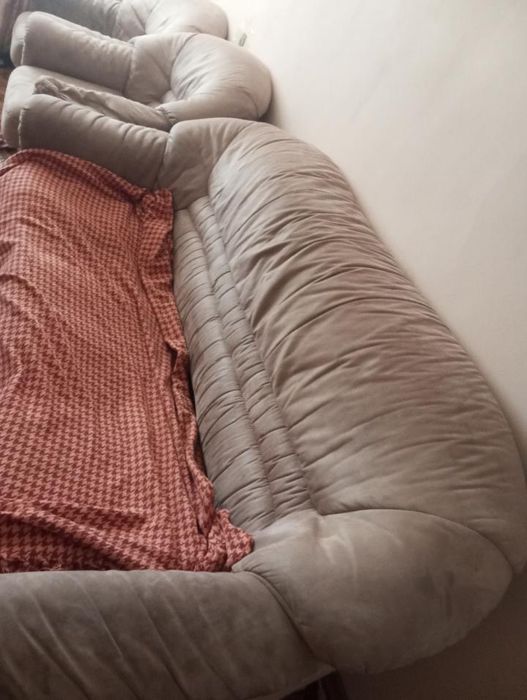 Бесплатно мебель и коврф 2шт самовывоз